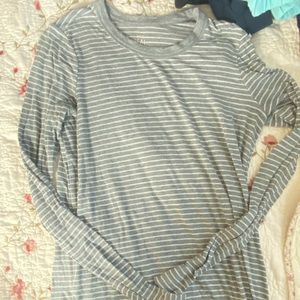 Aerie long sleeve shirt